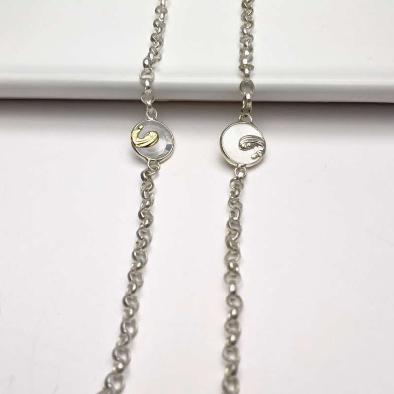 Pulsera Virgen Niña -Nacar