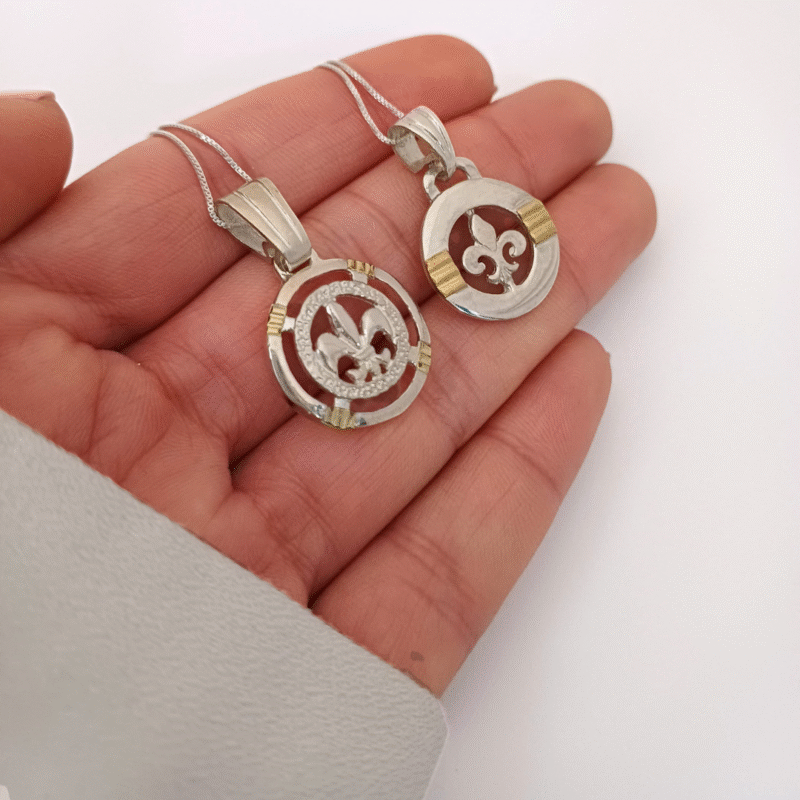 Dije Flor de Liz -Plata - Imagen 2