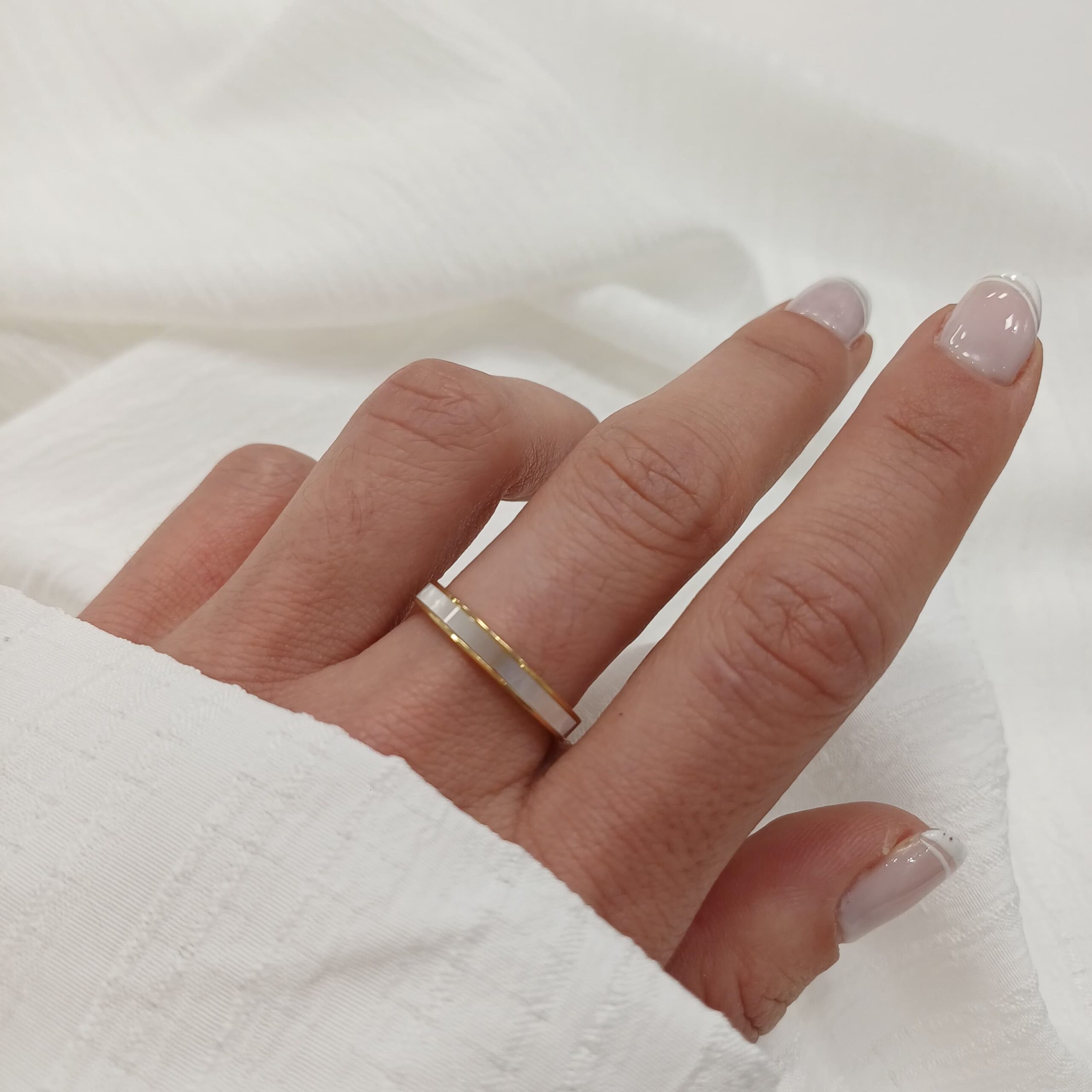 Anillo Acero Dorado -Nacar