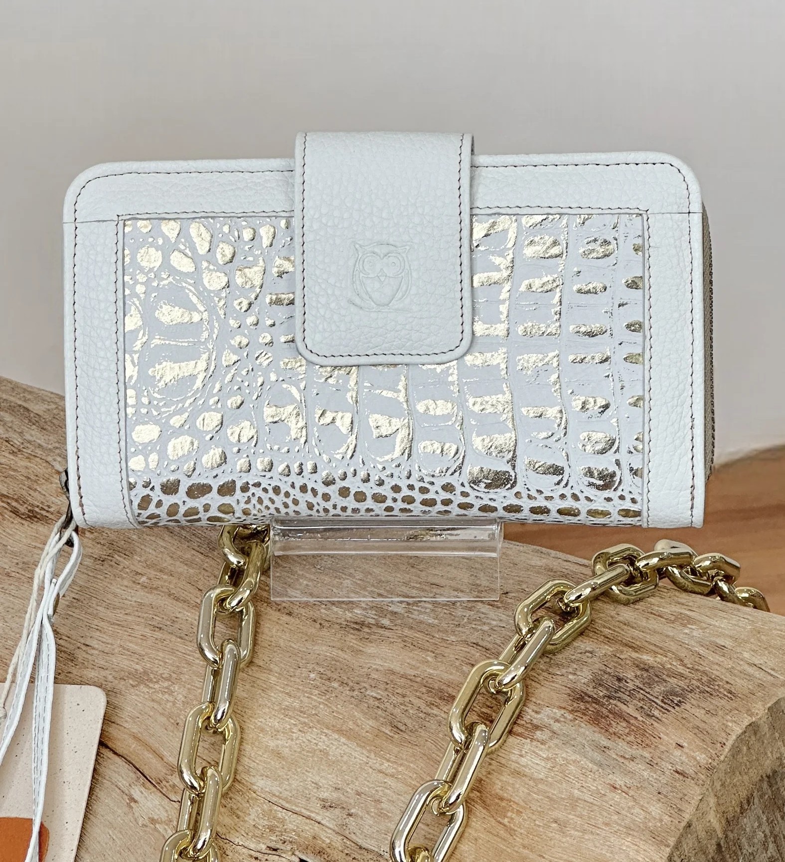 Mega Billetera Cuero -Blanca y Dorada