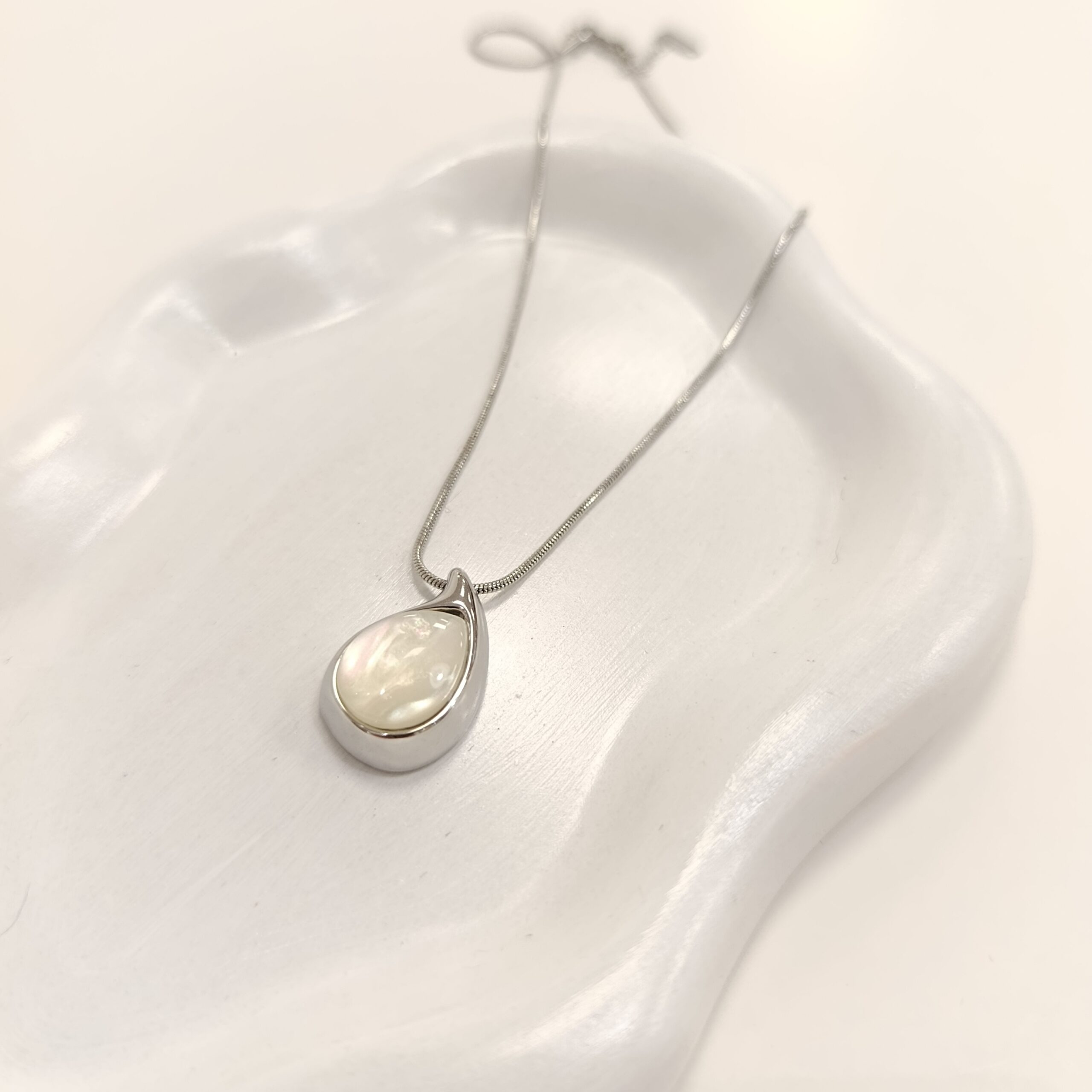 Colgante Gota Nacar -Plateado